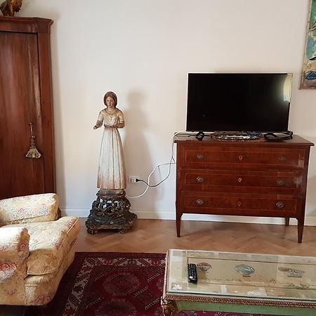 Elegante Appartamento In Centro A 체세나 외부 사진